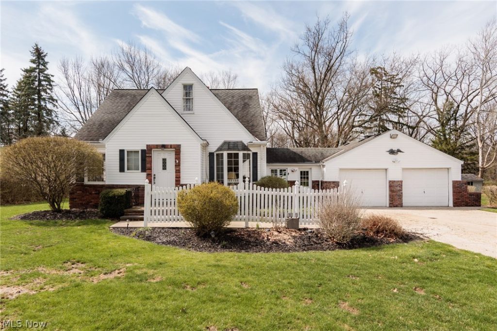 10136 Ridge Road, North Royalton, OH