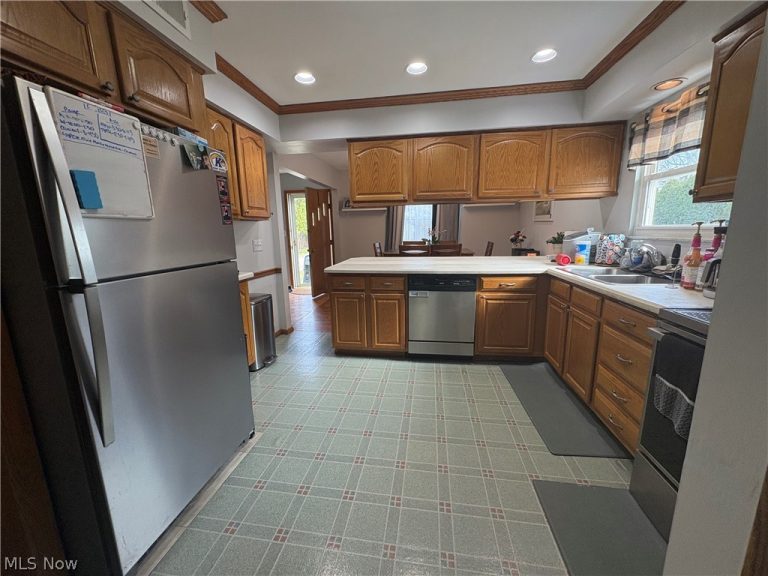 492 Franklin Avenue, Cuyahoga Falls, OH - Photo 5