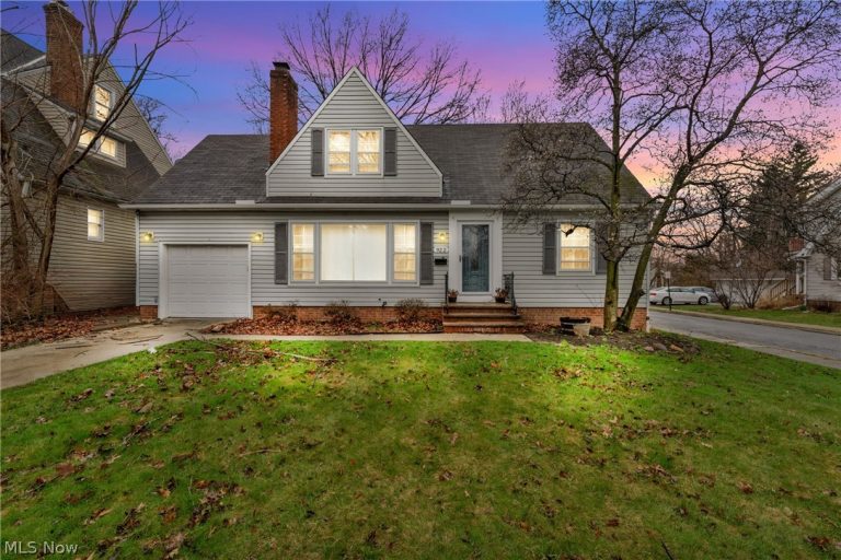 922 Cambridge Road, Cleveland Heights, OH - Photo 3