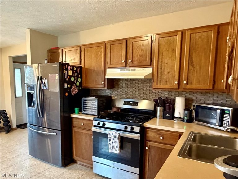 1268 Oxford Drive, Madison, OH - Photo 8