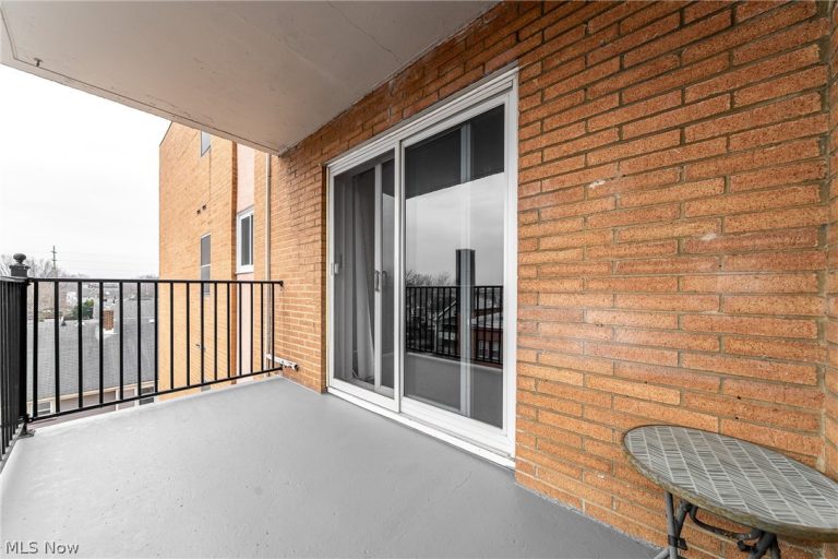 12029 Clifton Boulevard #505, Lakewood, OH - Photo 5