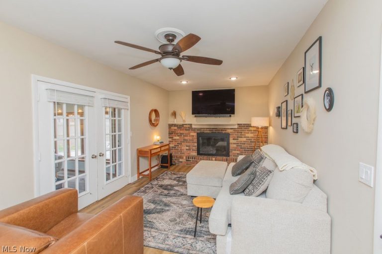 28469 Windsor Drive, North Olmsted, OH - Photo 4