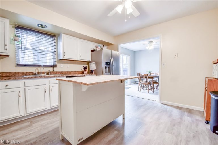 9925 Aldridge Drive, Columbia Station, OH - Photo 2