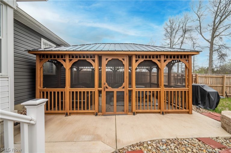 95 Muirfield Drive, Warren, OH - Photo 8