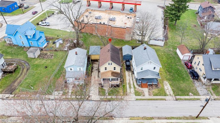 320 Fox Drive, Ashtabula, OH - Photo 4