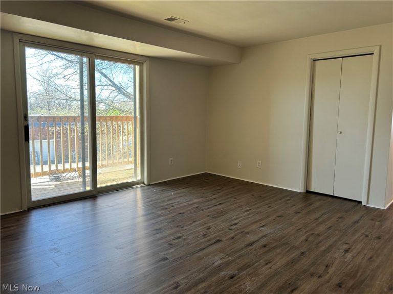 213 Concord Ct. #5, Weirton, WV - Photo 2