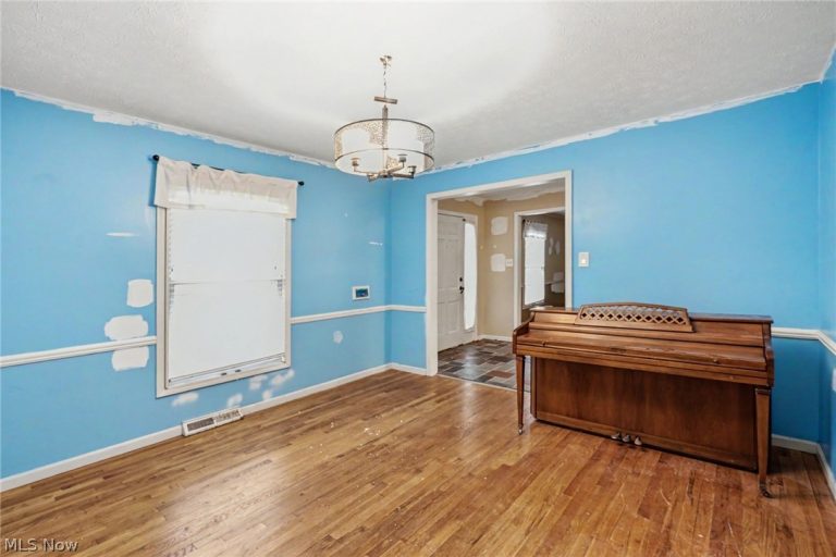 1011 Chatham Place, Rocky River, OH - Photo 8