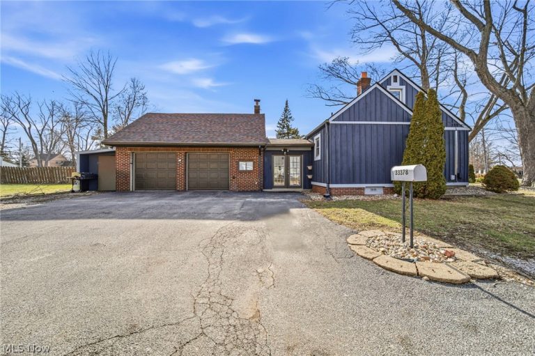 33378 Lake Shore Boulevard, Eastlake, OH - Photo 3