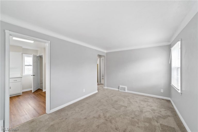 3778 Highland Road, Cleveland, OH - Photo 5