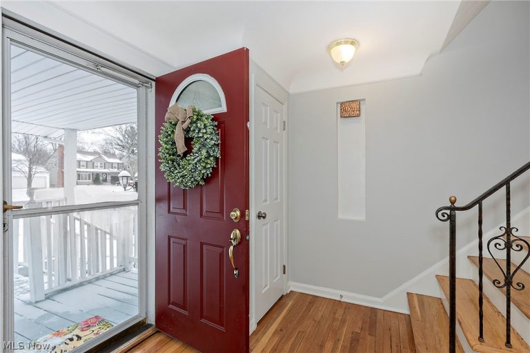 1284 Brainard Road, Lyndhurst, OH - Photo 5