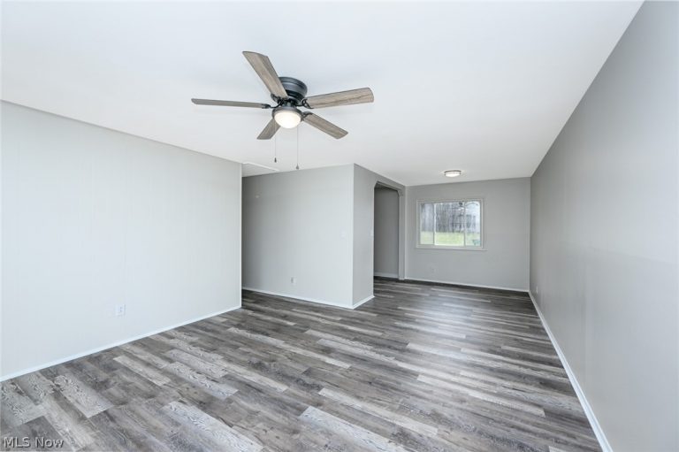 6369 Eldridge Boulevard, Bedford Heights, OH - Photo 4