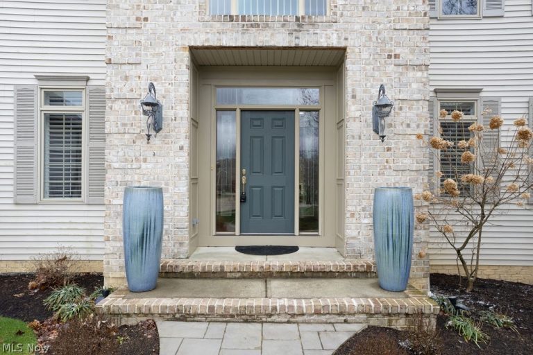 388 Saint Andrews Drive, Highland Heights, OH - Photo 4