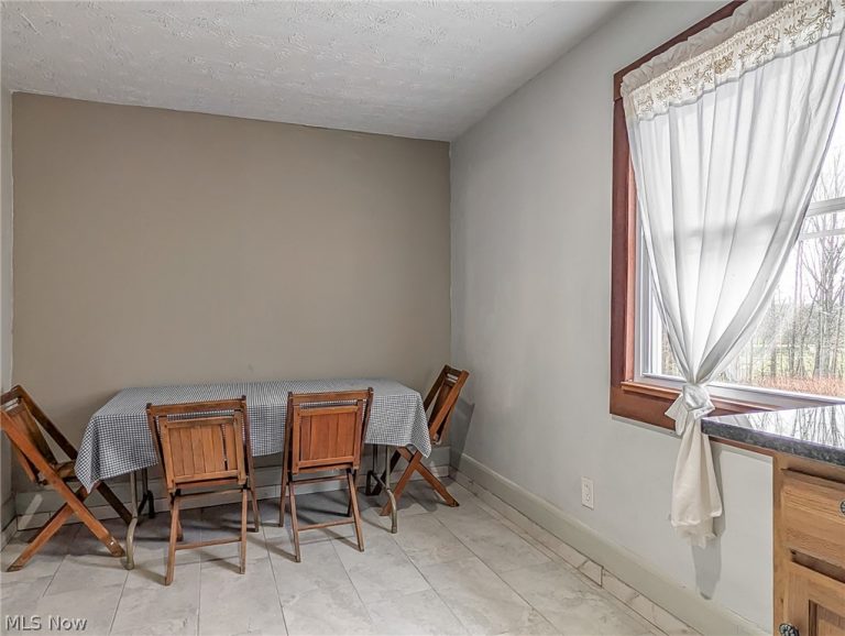 1268 Pondview Avenue #B, Akron, OH - Photo 6