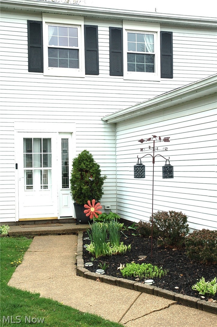8867 Holly Lane, Olmsted Falls, OH - Photo 2