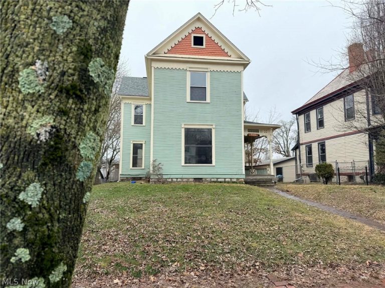 715 Brighton Boulevard, Zanesville, OH - Photo 2