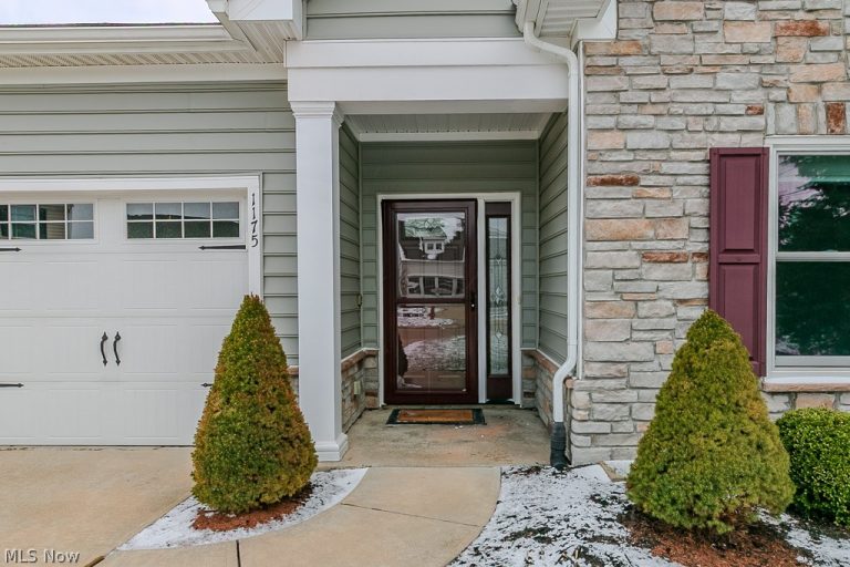 1175 Vista Lago Circle, Painesville Twp, OH - Photo 3