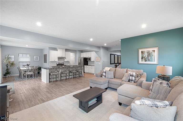 4955 Clifton Mill Drive, North Ridgeville, OH - Photo 5