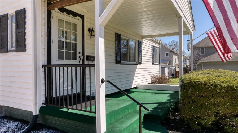 104 Carolina Avenue, Sebring, OH - Photo 6