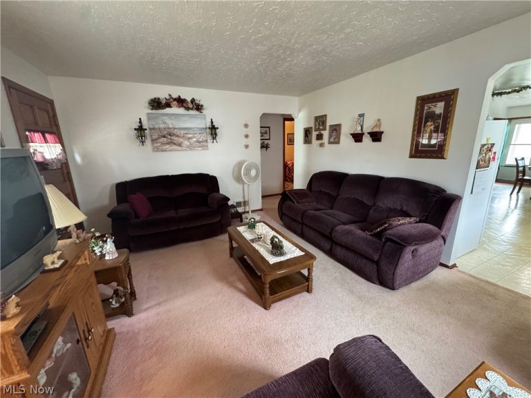 34046 Sylvia Drive, Eastlake, OH - Photo 5