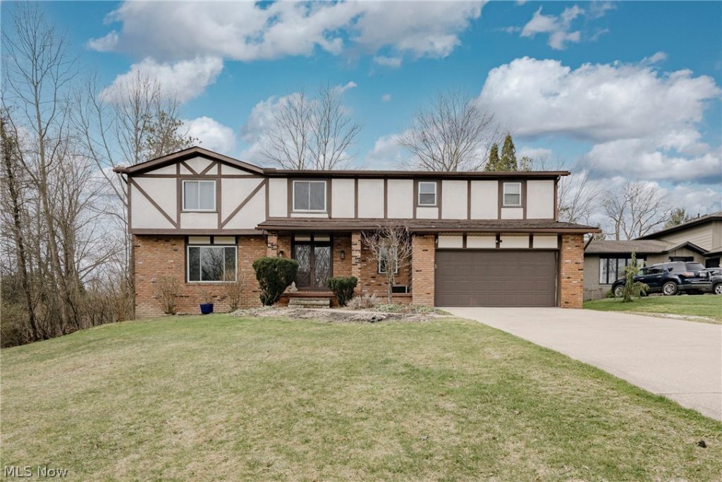 5875 Deepwood Trail, Solon, OH