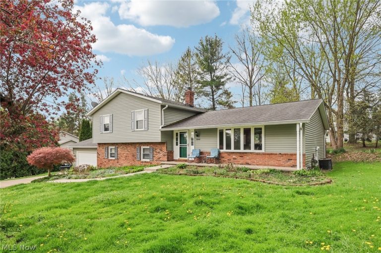 7044 Teal Cove, Concord Twp, OH - Photo 2