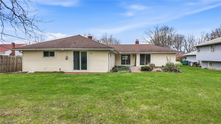 383 Balmoral Drive, Richmond Heights, OH - Photo 6