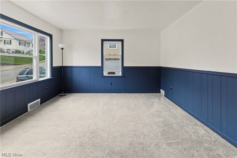 121 Valley Way, Weirton, WV - Photo 5