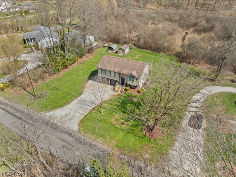 1719 Wilson Road, Akron, OH - Photo 6