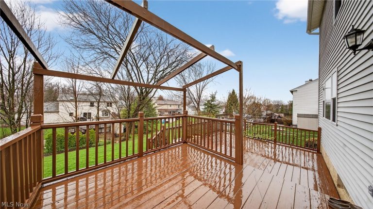 690 Southbridge Boulevard, Brunswick, OH - Photo 6