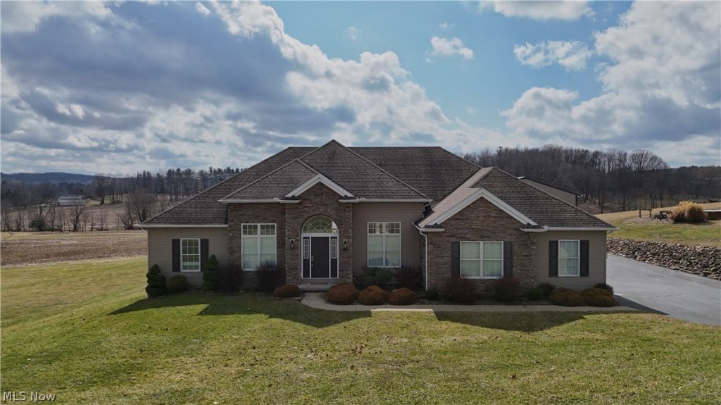 49235 Hickman Road, East Liverpool, OH