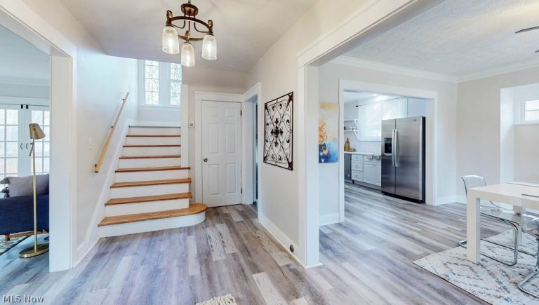 1686 Lee Road, Cleveland Heights, OH - Photo 2