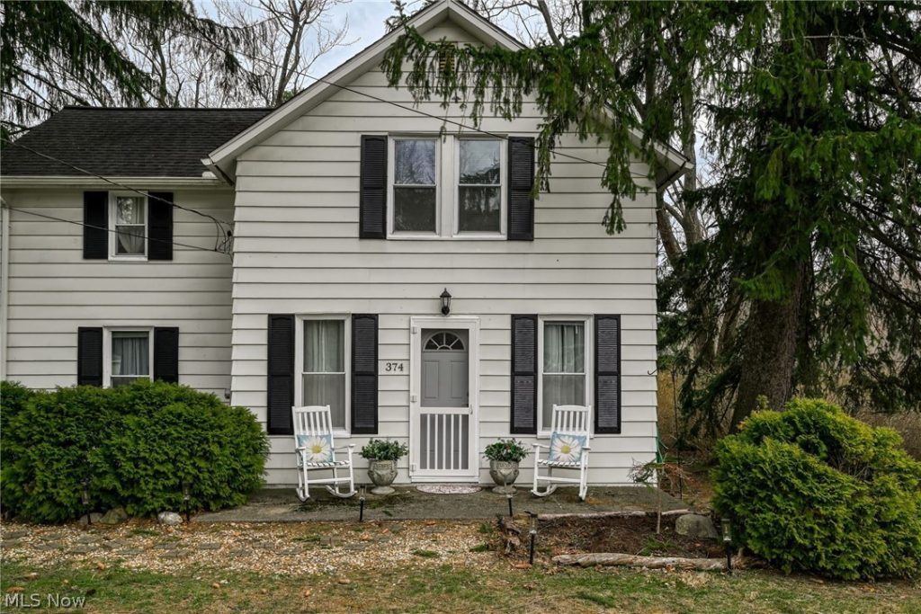 374 River Road, Munroe Falls, OH