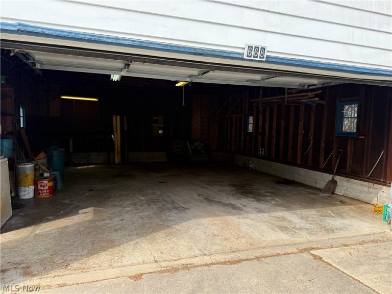 668 Springview Road, East Liverpool, OH - Photo 3