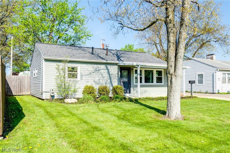 4314 Talbot Lane, Lorain, OH - Photo 2