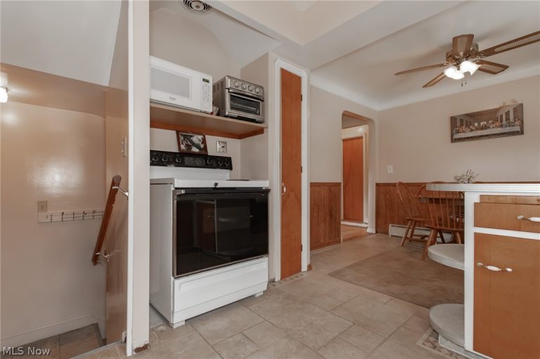 2695 River Road, Willoughby Hills, OH - Photo 8