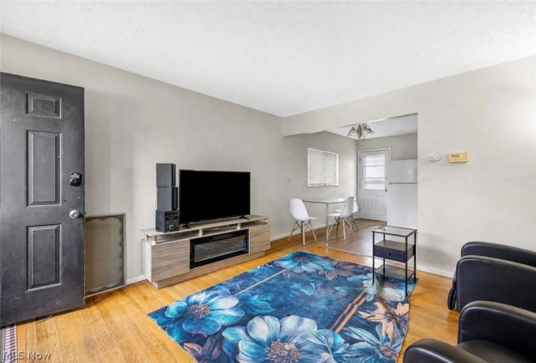 1300 Hazel Street, Akron, OH - Photo 3