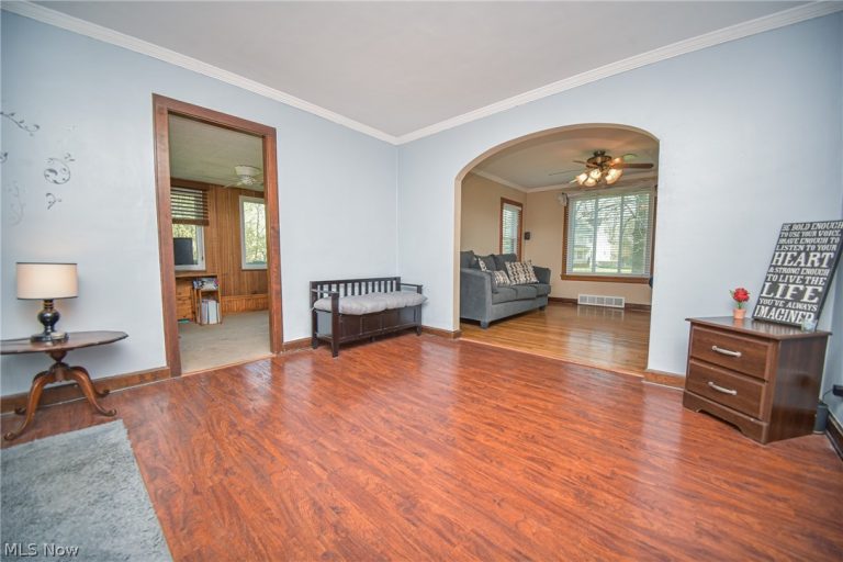 26988 Cook Road, Olmsted Twp, OH - Photo 6