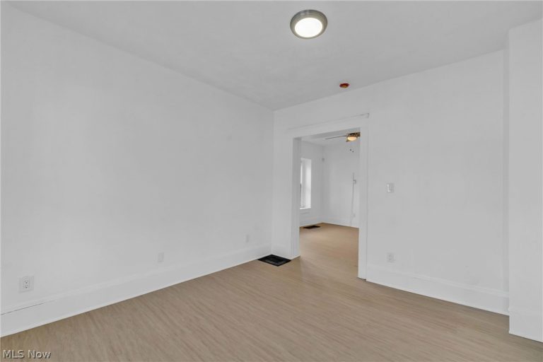 1139 74th Street, Cleveland, OH - Photo 6