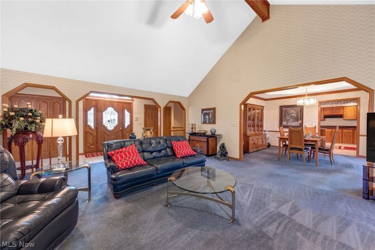 9421 Rainbow Lane, North Royalton, OH - Photo 3