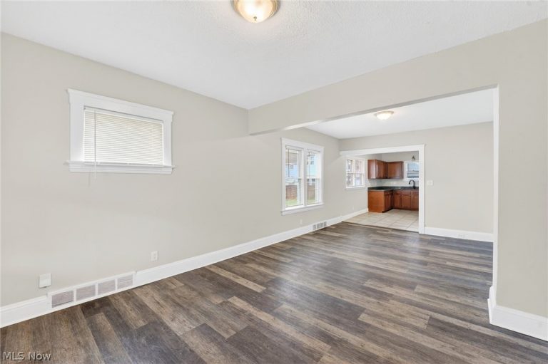 3726 Newark Avenue, Cleveland, OH - Photo 4