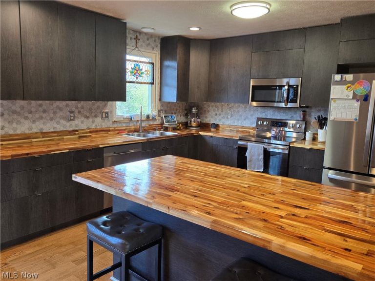 104 Summerset Drive, Marietta, OH - Photo 5