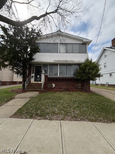 16206 Grovewood Avenue, Cleveland, OH - Photo 2