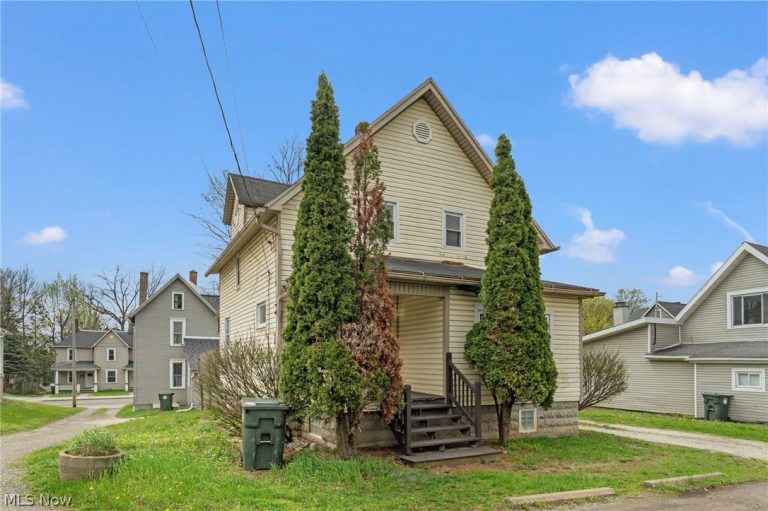 1308 Laiblin Place, Canton, OH - Photo 2