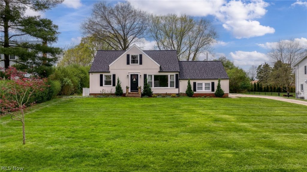 132 Atterbury Boulevard, Hudson, OH