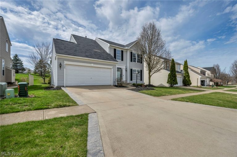998 Woodfield Lane, Brunswick, OH - Photo 3