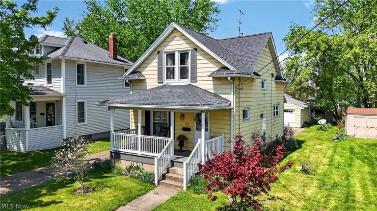 713 Oak Street, Orrville, OH - Photo 2