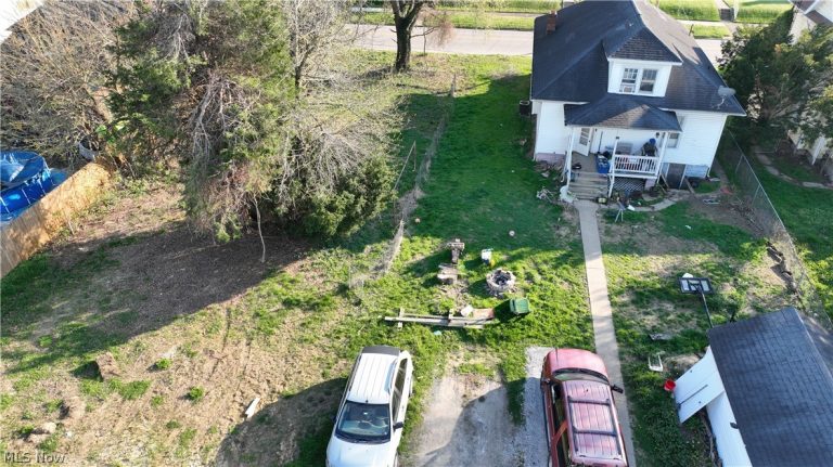 1319 16th Street, Parkersburg, WV - Photo 5