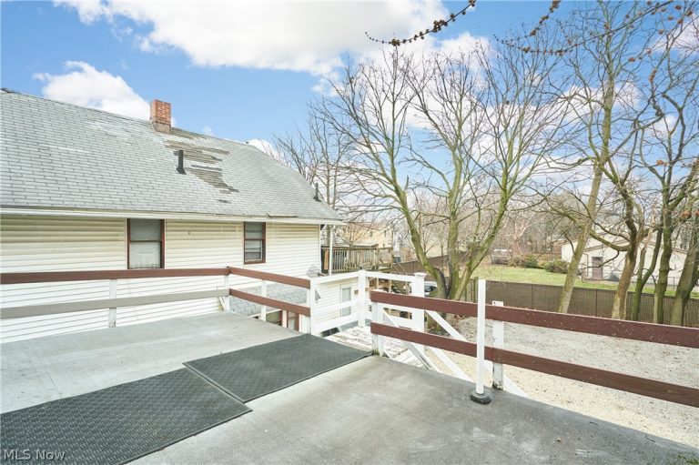 885 Brown Street, Akron, OH - Photo 5