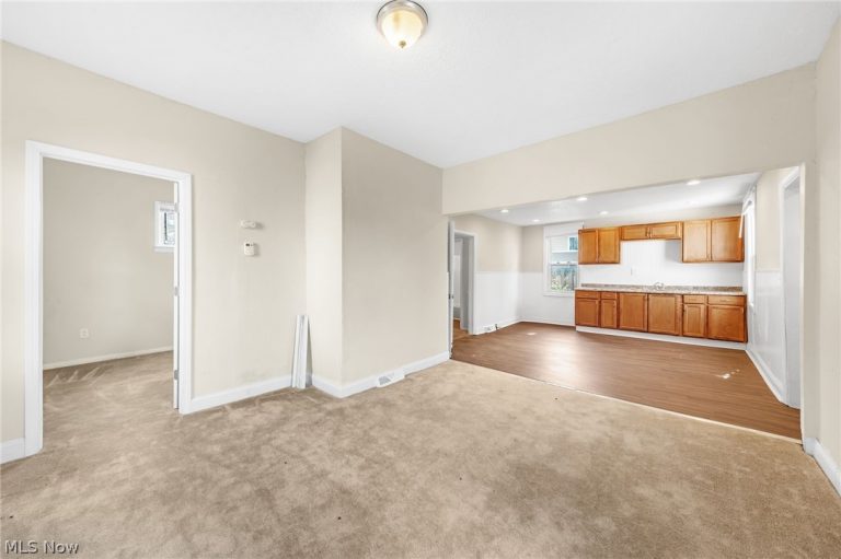 9610 Edmunds Avenue, Cleveland, OH - Photo 5