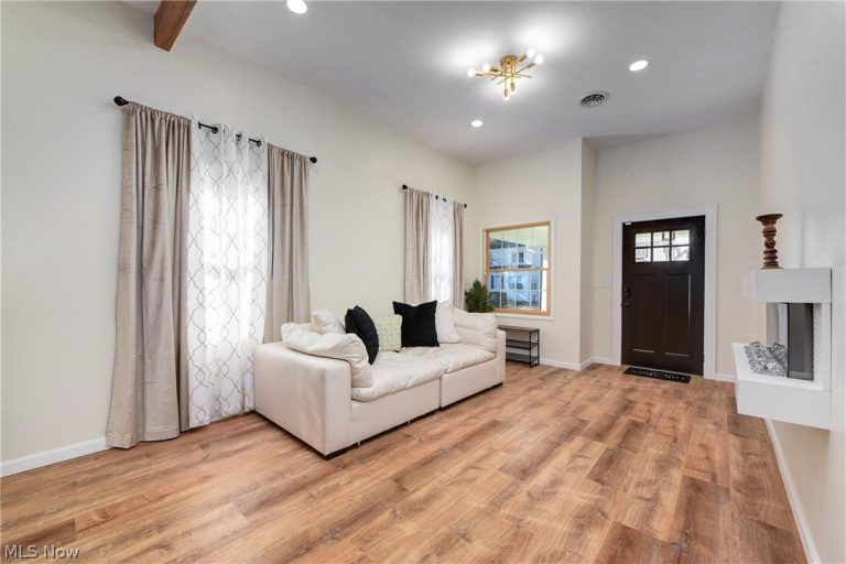 924 Greyton, Cleveland Heights, OH - Photo 4